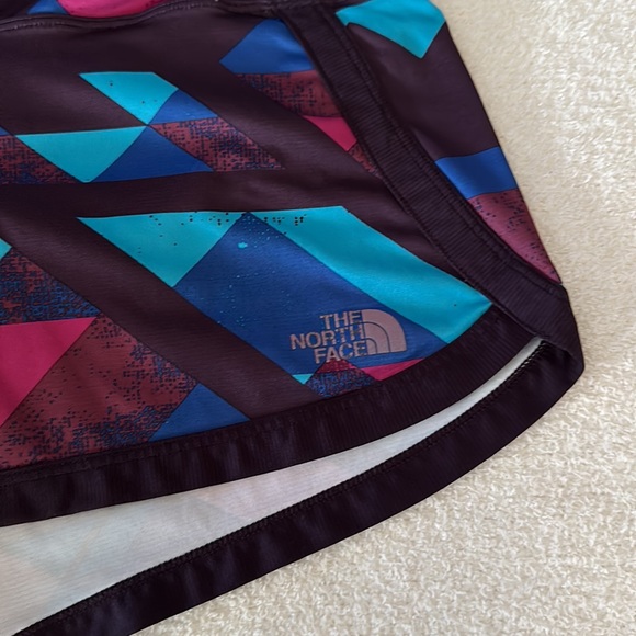 The North Face Flash Dry Shorts - Picture 2 of 8